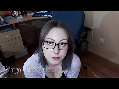 ❤️ Neska sexy betaurrekoekin dildoa zurrupatzen du kameraren aurrean ❤❌ Super sexua %eu.nicepornphotos.ruan ️❤