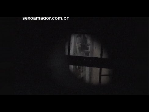 ❤️ Blondie ezkutuan grabatzen du auzoko voyeur batek adreilu hutsen atzean ezkutatuta ❤❌ Super sexua %eu.nicepornphotos.ruan ️❤