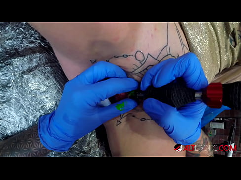 ❤️ Sully Savage-k izugarri tatuatu zuen klitorian tatuaje bat egin zuen ❤❌ Super sexua %eu.nicepornphotos.ruan ️❤